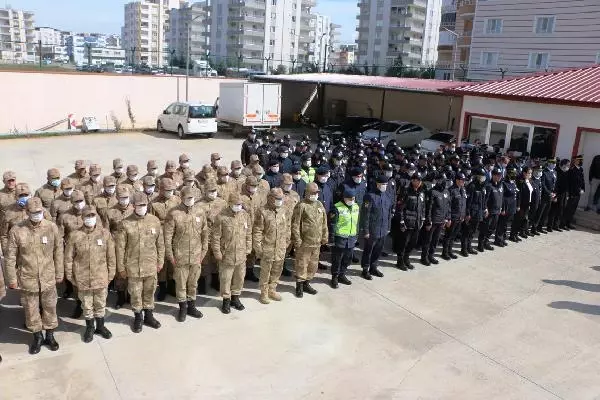 Son dakika haberleri! Kaza yerine otomobil daldı; 1 polis şehit, 1 meyyit, 4 yaralı (2)