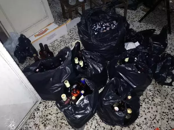 Adana'da 134 şişe geçersiz içki ve 610 litre etil alkol ele geçirildi