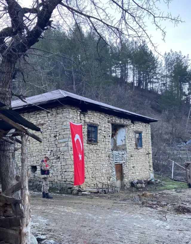 Son dakika gündem: Şehit polis memuru Eyüp Saz'ın cenazesi toprağa verildi