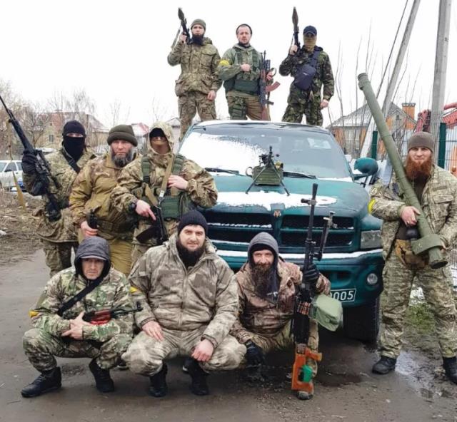 Ukrayna saflarına katılan Çeçenler 'Şeyh Mansur Taburu'nu kurdu! Liderlerinin sözleri Kadirov'u çıldırtacak