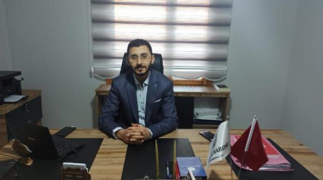 Yıllardır ölü gözüken anne ve oğlu yetkililerden yardım bekliyor Yıllardır ölü gözüken anne ve oğlu yetkililerden yardım bekliyor