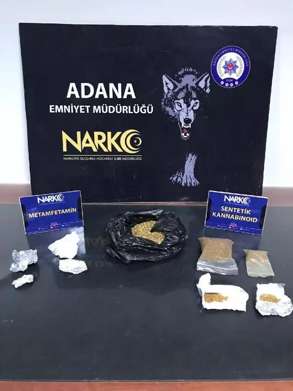 Adana'da yeşil ve kırmızı reçeteye tabi 137 bin hap ele geçirildi