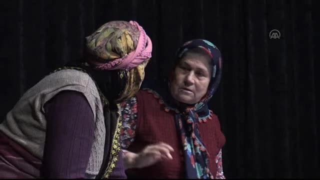 Arslanköy Bayanlar Tiyatro Topluluğu tiyatro oyunu sergiledi