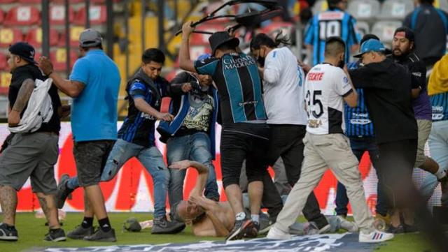 Futbol tarihinin en kara günü! Sahanın ortasında katliam: 17 meyyit, 20'den fazla yaralı var