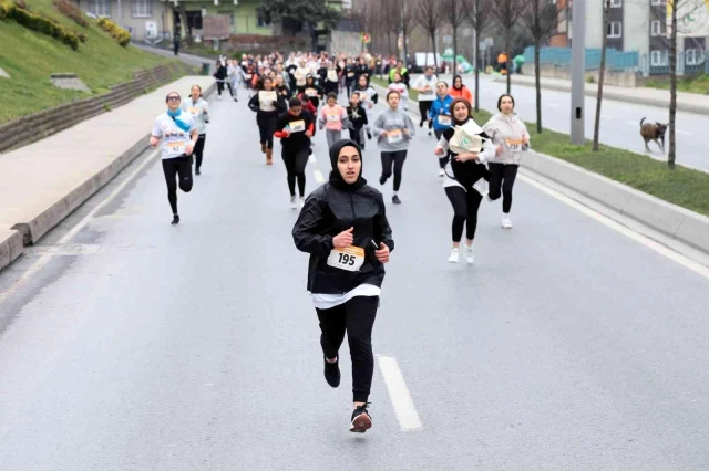 Gaziosmanpaşa'da 8 Mart Dünya Kadınlar Günü koşusu