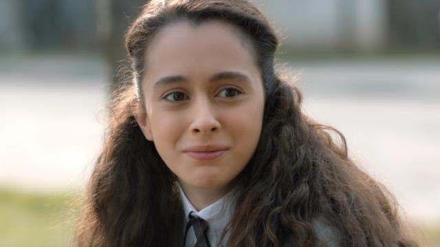 Adı Sevgi dizisinde dün neler oldu? Öğretmen, Zeynep'i evlilikten kurtaracak mı?