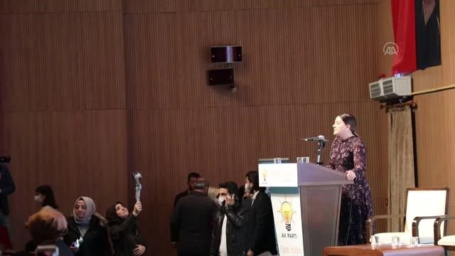 AK Parti'li Ayşe Keşir, Dünya Kadınlar Günü etkinliğinde konuştu