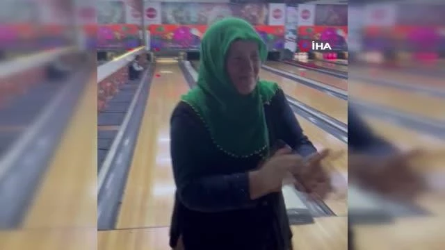 AK Partili bayanlar Bowling Turnuvası'nda hünerlerini sergiledi