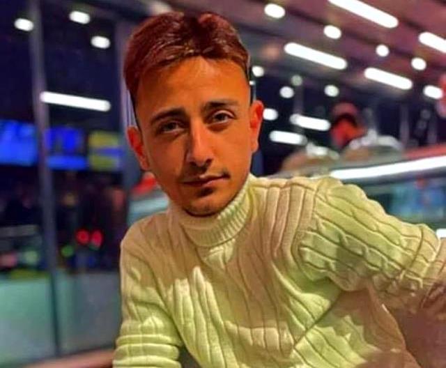 Fenerbahçe-Trabzonspor maçında çıkan kırmızı karta sinirlenen genç, kalbine yenik düştü Fenerbahçe-Trabzonspor maçında çıkan kırmızı karta sinirlenen genç, kalbine yenik düştü