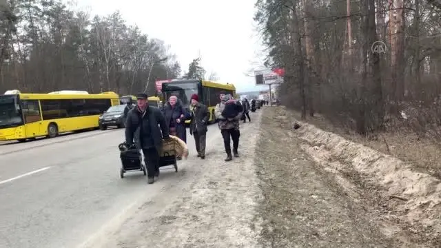 Kiev yakınlarındaki Irpin'den sivillerin tahliyesi