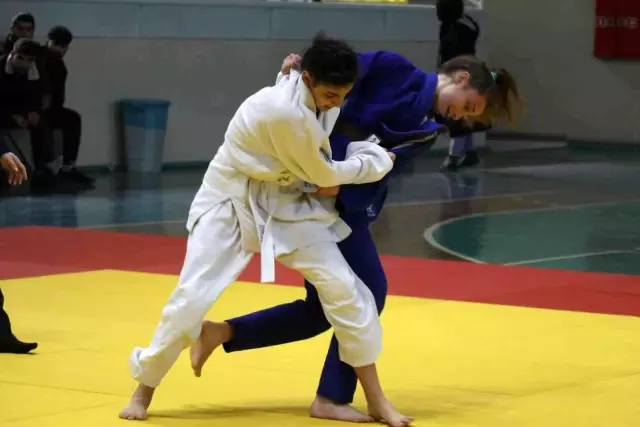 Manisa'da Anadolu Yıldızlar Ligi Judo Vilayet Seçmeleri yapıldı