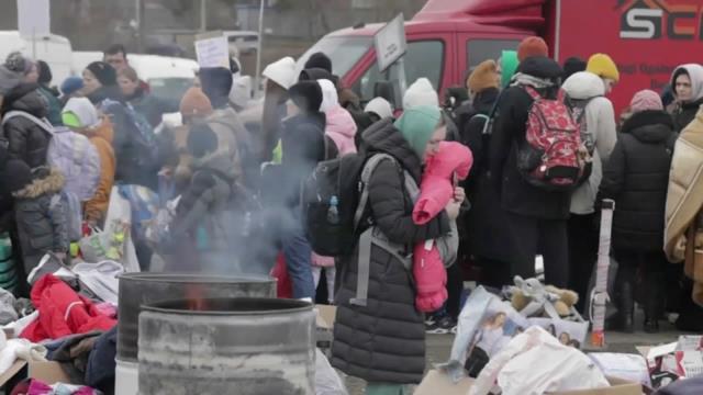 Ukrayna'da insanlık dramı! Canlarını kurtarmak için ülkeden kaçan beşerler tren istasyonunu tıklım tıklım doldurdu