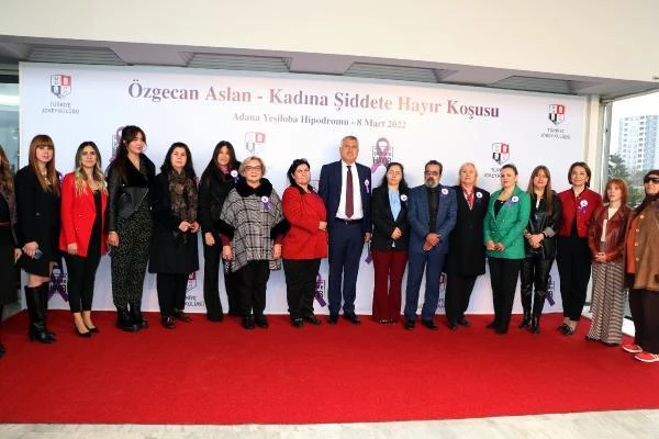 Adana'da 'Özgecan Aslan Bayana Şiddete Hayır Koşusu' düzenlendi