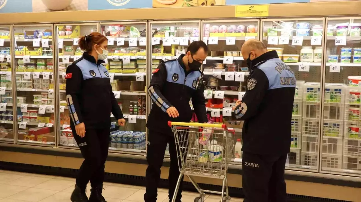 Marketlerin etiket oyununu denetim yapan zabıtalar ortaya çıkardı! Fiyat rafta farklı, kasada farklı
