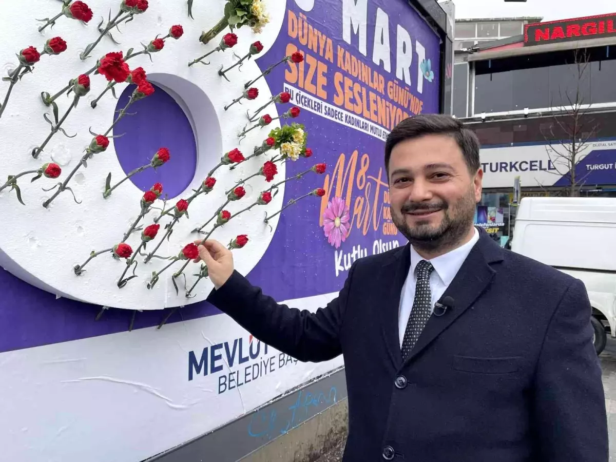 Kağıthane'de 8 Mart Dünya Emekçi Kadınlar Günü'ne özel billboard hazırlandı