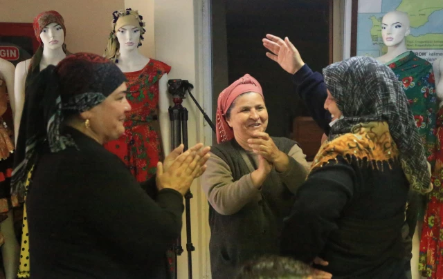 Mersin'de Roman bayanlar Dünya Bayanlar Günü'nü kutladı
