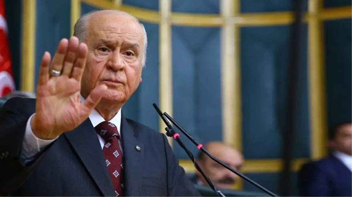 MHP lideri Bahçeli, 'Gelirken gördüm' dediği DEVA Partisi'nin seçim afişine yanıt verdi: Bu pazar seçim yok, iyi uykular