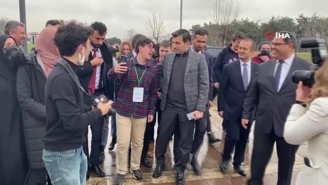 selcuk bayraktar universite ogrencilerine sih 3 14782516 o