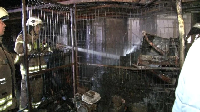 Silivri'de balıkçı barakalarında yangın: 12 baraka küle döndü
