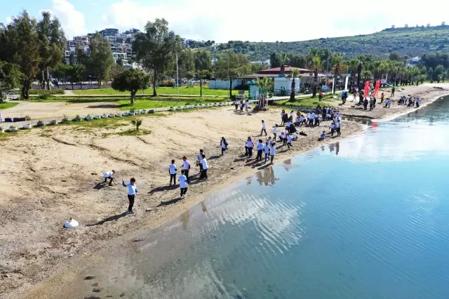 Bodrum'da deniz pırıl pırıl oldu... Dalgıçlar denizin dibinden yaklaşık 1 ton katı atık çıkardı