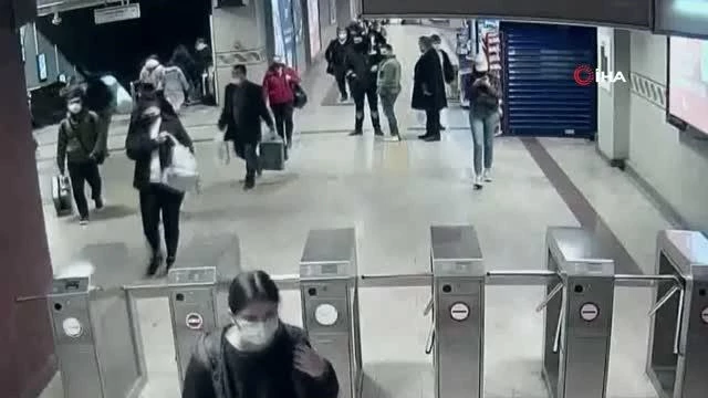 CHP'li Sezgin Tanrıkulu metroda tartıştığı güvenlik görevlisini işten attırdı