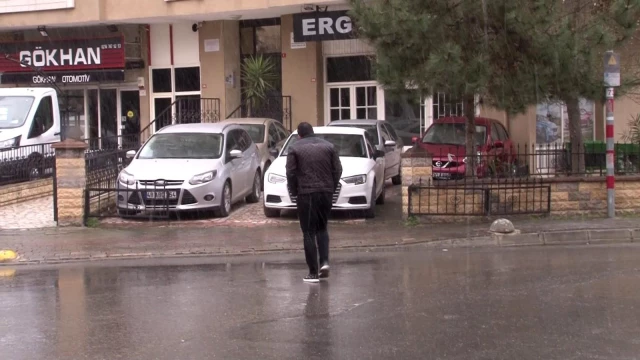 İstanbul'da beklenen kar yağışı tesirini gösterdi
