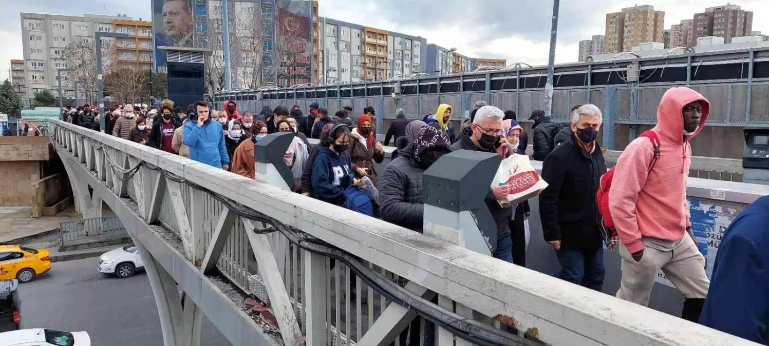 İstanbul'da kar yağışı öncesi trafik yoğunluğu arttı