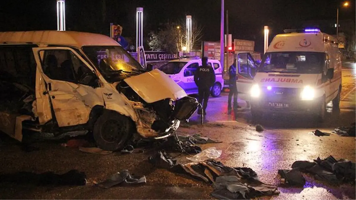 Otomobil ile minibüs çarpıştı, ortalık savaş alanına döndü: 6 yaralı