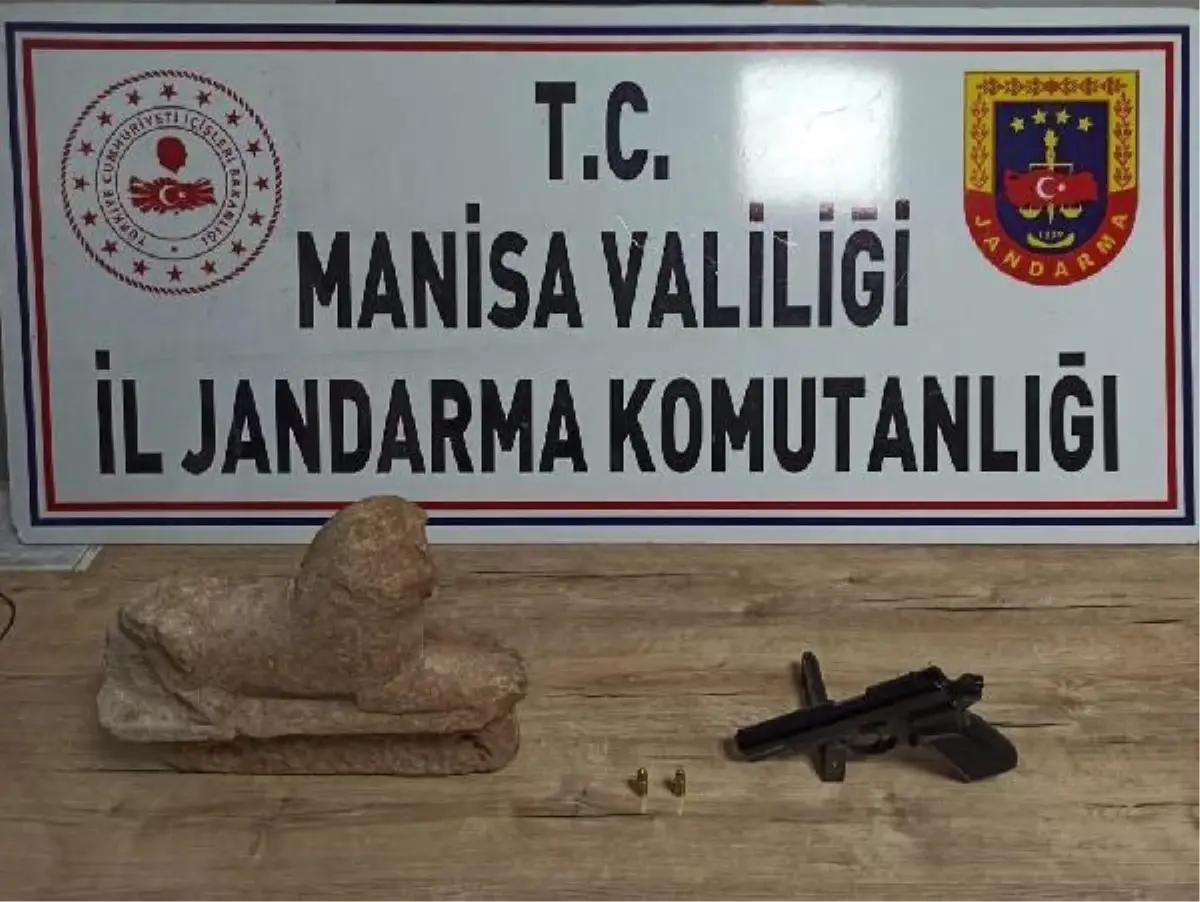 Roma dönemine ait olduğu değerlendirilen aslan heykeliyle yakalandı