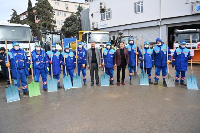 Tuzla Belediyesi, beklenen kar yağışına karşı teyakkuza geçti