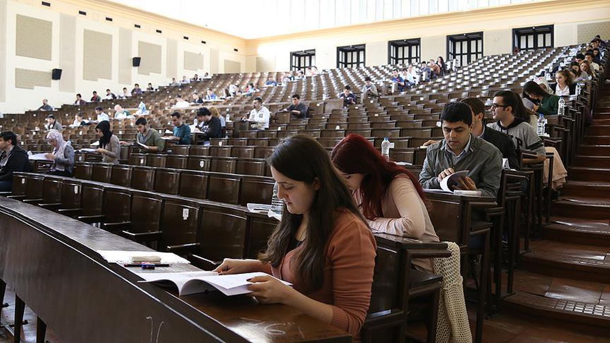 Üniversiteler tatil mi? İstanbul'da üniversiteler tatil mi? Üniversitelere kar tatili var mı? Hangi üniversiteler tatil?