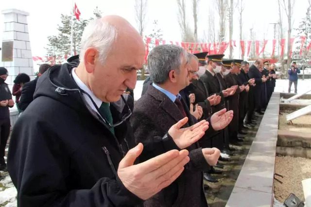 104 yıldır dinmeyen acı... Alca Şehitleri mezarları başında anıldı