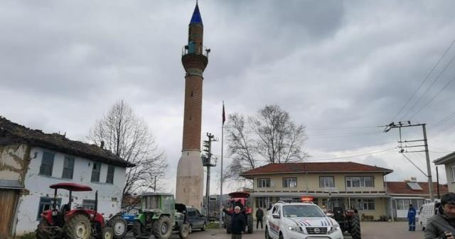 Bu da camisiz minare! Tuhaflığı fark eden herkes telefonuna sarılıp fotoğrafını çekiyor