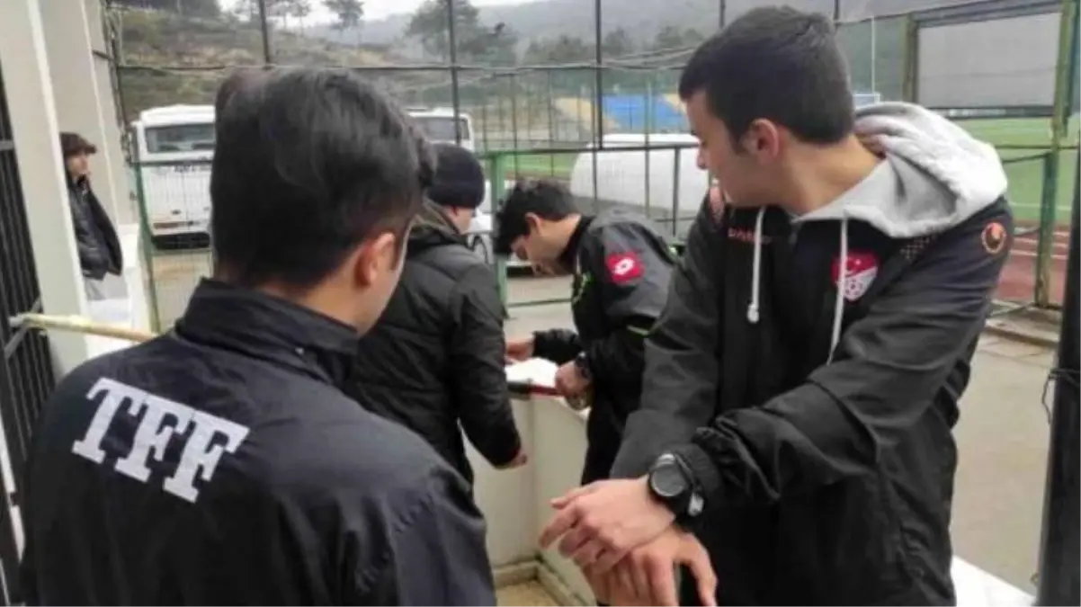 Gerçeği soyunma odasının kapısına gelince fark ettiler! Hakemlerin imdadına süpürge yetişti