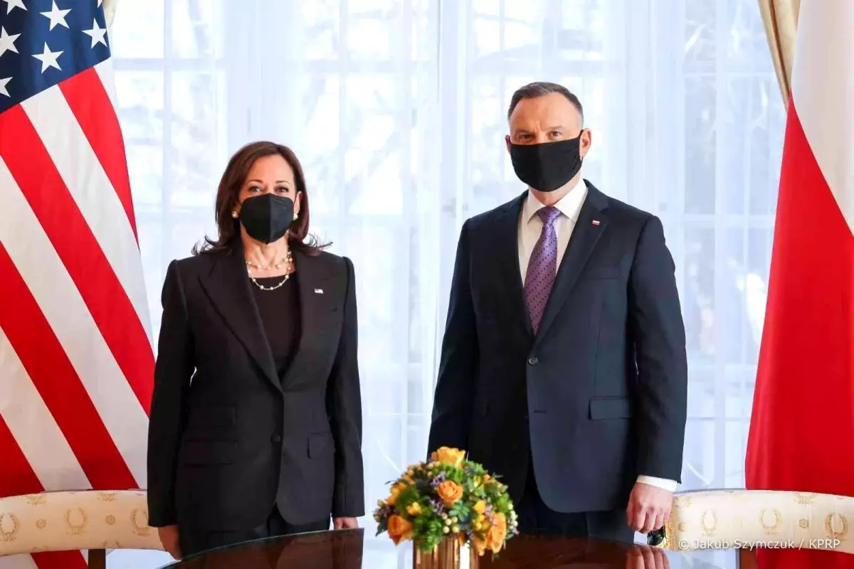 Harris: 'İki Patriot hava savunma sistemi füze bataryası Polonya'ya teslim edildi'