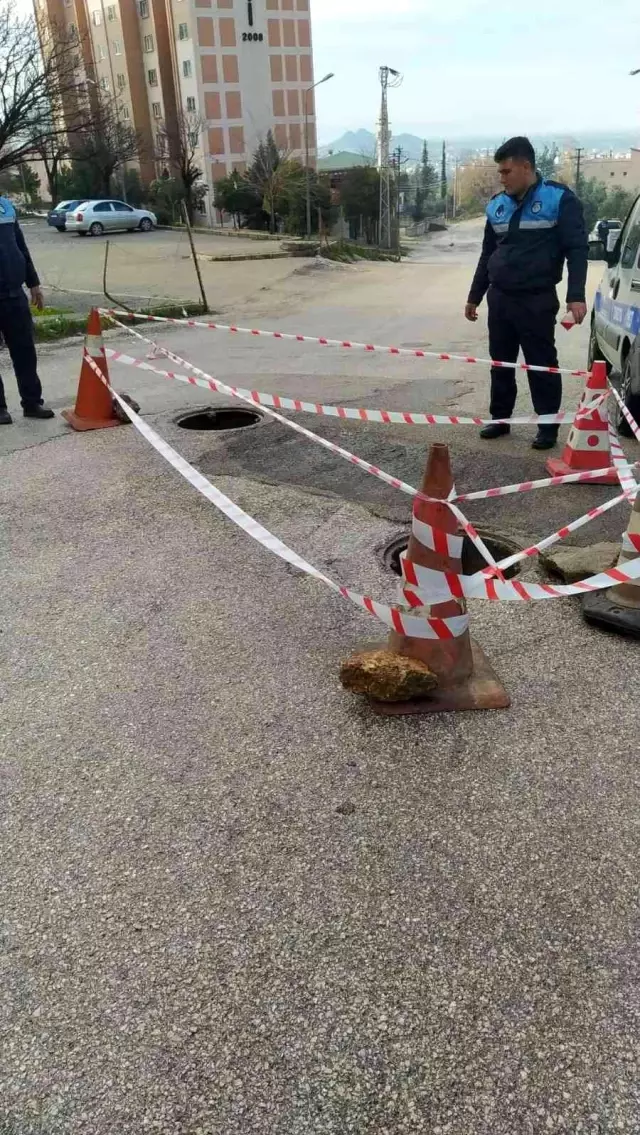 Hırsızlar rögar kapaklarını çaldı