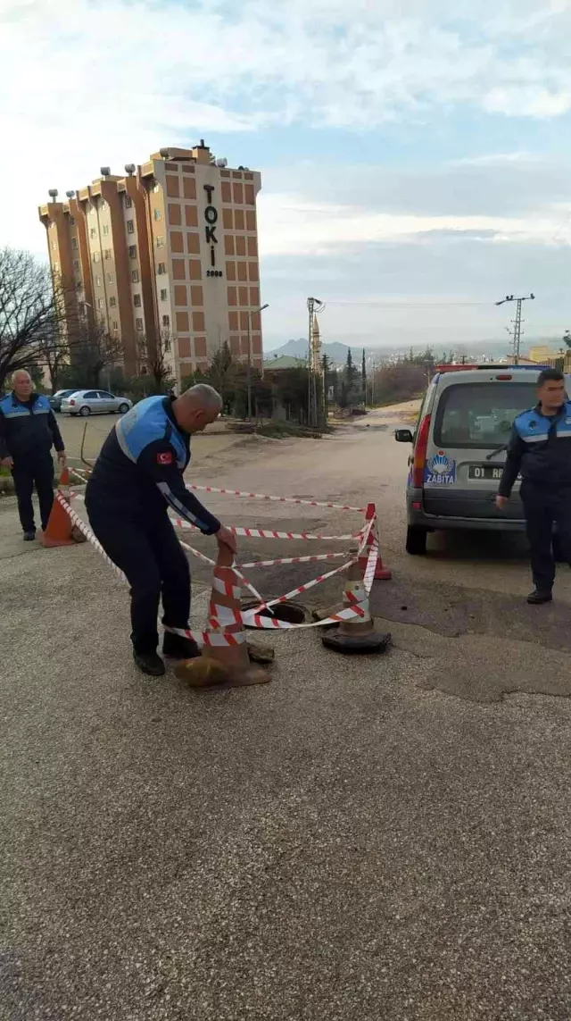 Hırsızlar rögar kapaklarını çaldı