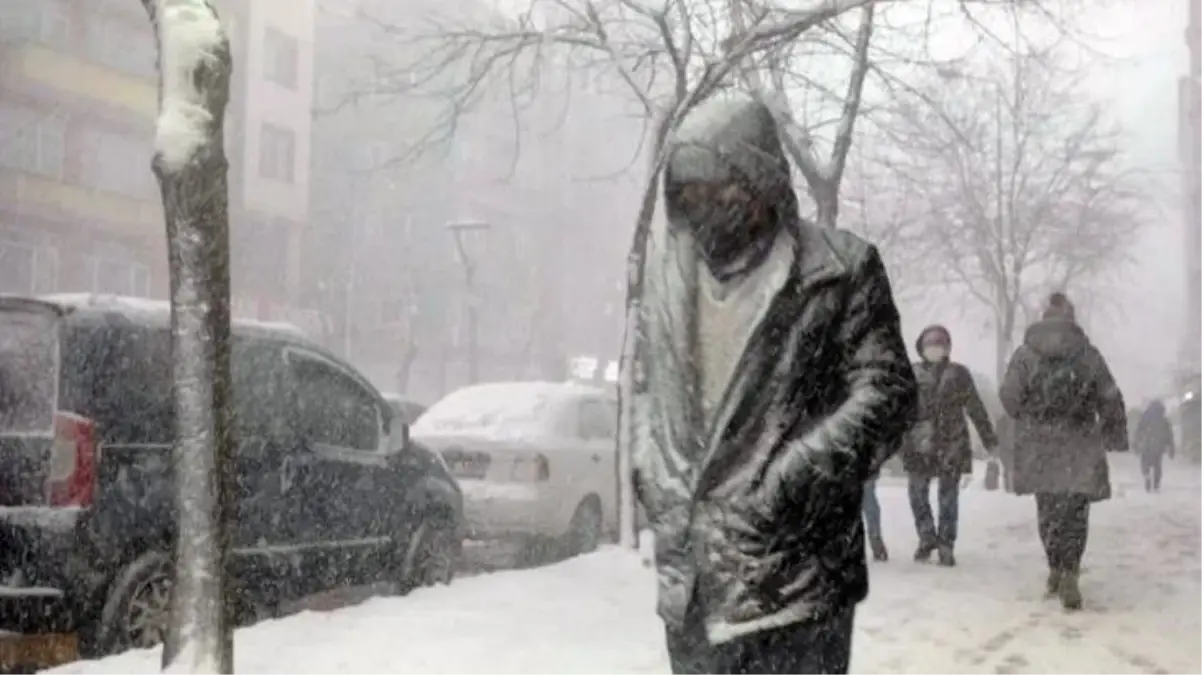 Son dakika: İstanbul için 2 yeni kar tedbiri: Kamu personeline yarın da izin verildi, motosikletlerin trafiğe çıkması yasaklandı