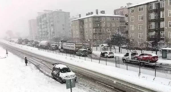 Tekirdağ'ın yüksek kısımlarında ağır kar yağışı (3)