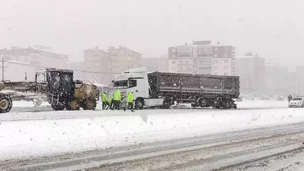 Tekirdağ'ın yüksek kısımlarında ağır kar yağışı (3)