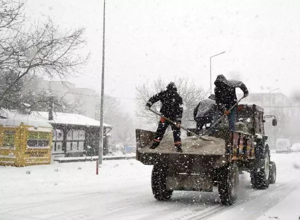 Tekirdağ'ın yüksek kısımlarında ağır kar yağışı (3)