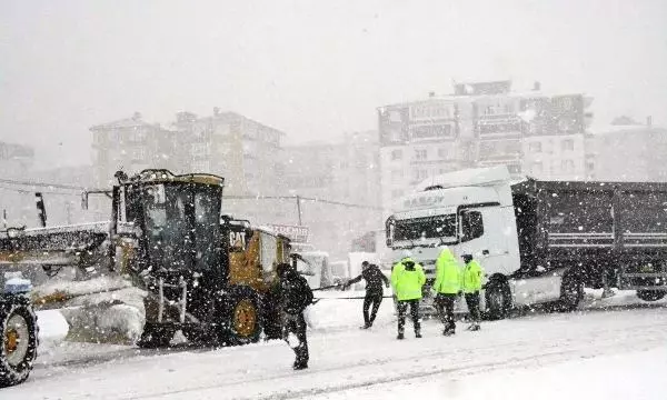 Tekirdağ'ın yüksek kısımlarında ağır kar yağışı (3)