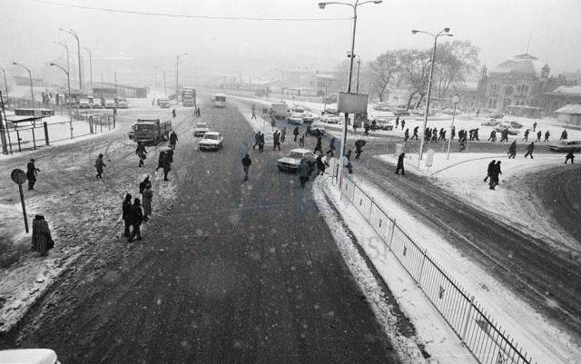 1987'de İstanbul'a yağan kar nasıldı? (FOTOĞRAFLI) İstanbul'a 1987'de yağan kar görüntüleri!