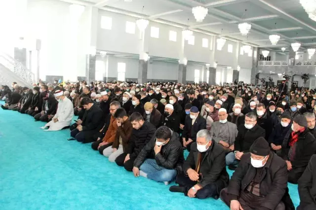 Diyanet İşleri Lideri Erbaş: "Gençlerimizi ve çocuklarımızı mescitlere yönlendirelim"