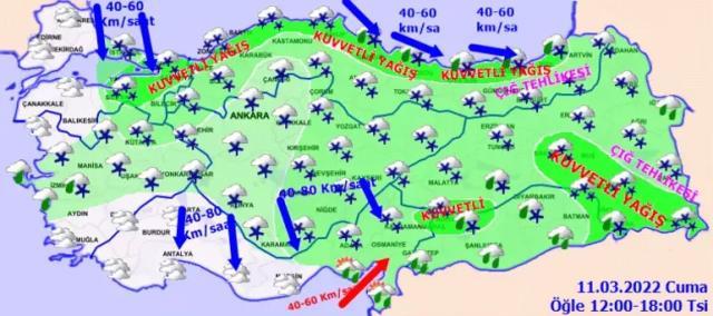 İstanbul karlar altında! Gece yarısı bastıran yağış Megakent'i beyaza bürüdü