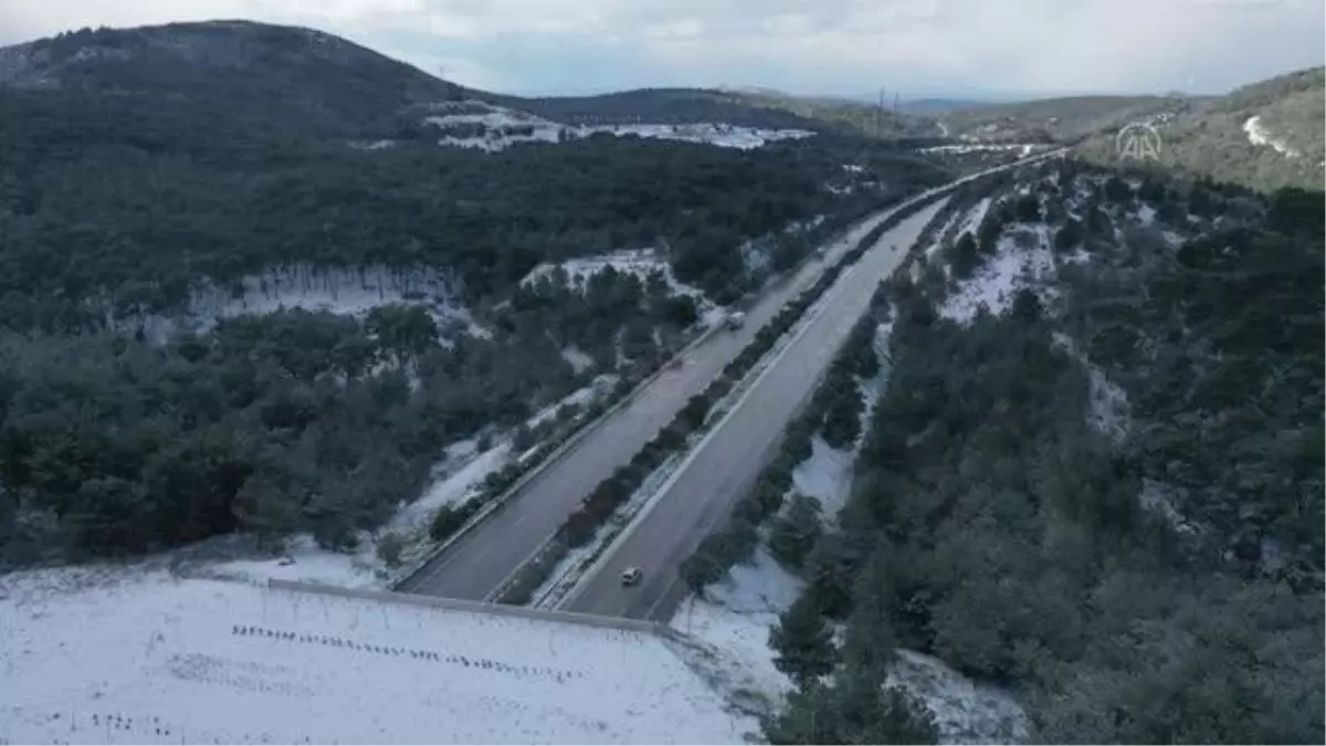 İZMİR- Çeşme ilçesinde kar yağışı (2)