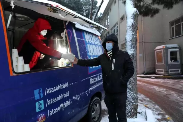 Kara kışta Ataşehir Belediyesi'nden sıcak hizmet