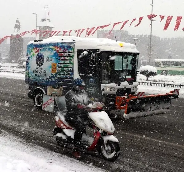 Kayseri'de okullar tatil edildi