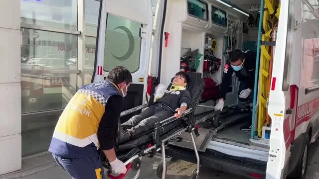 Öğrenci servisinin devrilmesi sonucu 10 kişi yaralandı