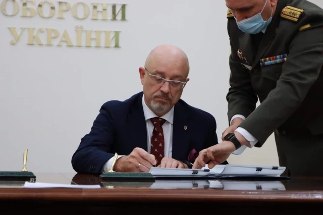 Ukrayna Savunma Bakanı Reznikov'dan dünyayı korkutan tez: Rusya, provokasyon için Belarus'u vuracak